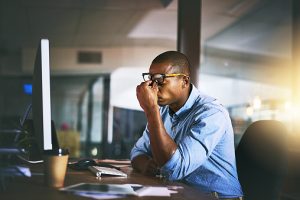 man-trying-to-figure-out-how-to-get-his-first-freelance-job